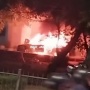 Mobil Patroli Polsek Tanah Abang Diduga Dibakar saat Demo Tolak RUU Pilkada, 3 Orang Ditangkap!