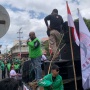 Ratusan Ojol Demo di Patung Kuda, Sampaikan Segala Keresahan Mulai dari Suspend hingga Potongan Tarif