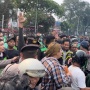 Demo Ojol di Patung Kuda Diwarnai Aksi Sweeping, Pengemudi Ketahuan Angkut Penumpang Diminta Copot Jaket