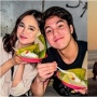 Dunia Serasa Milik Berdua, Beredar Momen Romantis El Rumi dan Syifa Hadju Dansa di Tepi Pantai