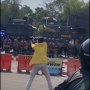 Bak Main Tembak-Tembakan! Aksi Mahasiswa Pendemo Ledek Polisi Pakai Senpi Mainan, Ada Celetukan Males Baca Vs Rajin Baca
