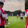 Jersey Latihan Timnas Indonesia Dikritik Mirip Seragam Dealer Motor
