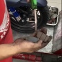 Tak Perlu Bongkar, Begini Cara Kenali Ciri Kampas Rem Motor Sudah Habis