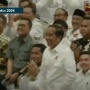 Pakai Baju Putih Celana Krem, Yel-yel Kader Gerindra Bergemuruh Sambut Jokowi di GBK Senayan