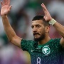 Ditunggu Thom Haye Duel, Gelandang Piala Dunia Milik Arab Saudi Malah Cedera