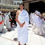 Momen Rizky Ridho Umrah sebelum Tanding, Air Mata Tumpah Ruah saat Cium Kabah: Semoga Pulang Bawa Kemenangan