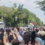 Jelang Kegiatan Paus Fransiskus di Katedral, Masyarakat Penuhi Bagian Luar Gereja