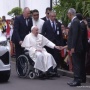 Tanpa Kemewahan, Paus Fransiskus Temui Jokowi Di Istana Pakai Jubah Sederhana