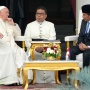 Paus Fransiskus Temui Presiden Jokowi di Istana Negara