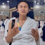 Bak Seleb Top, Momen Fajar Sadboy Jadi Rebutan Foto Nonton Timnas di Arab Saudi