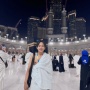 4 Potret Fajar Sadboy Jalani Ibadah Umrah, Cara Doanya dengan Mata Tertutup Jadi Sorotan