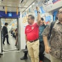 Saleh Husin Bergelantungan Naik MRT Menuju Stadion GBK Demi Dukung Timnas Indonesia Kontra Australia