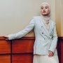 Biar Tampil Kece, Simak 3 Gaya Outfit Berhijab ala Dinda Hauw
