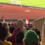 Momen Adem Ibu dan Dua Anak Suporter Australia Satu Tribun Bareng Fans Timnas Indonesia