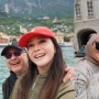 Beda Gaya Liburan Maia Estianty Vs Mulan Jameela di Luar Negeri, Kelihatan Mana yang Auranya Jetset?