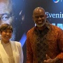 Malam Ini, Brian McKnight dan Dira Sugandi Bakal Berikan Duet Memukau di Panggung Konser