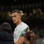 Aksi Berkelas Jay Idzes saat Bertahan, Pecundangi Striker Genoa