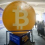 Harga Bitcoin Tertekan Menuju Level Kritis, Bearish atau Peluang Akumulasi Penguatan?
