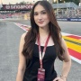 6 Potret Laura Moane Nonton F1 di Singapura, Tenteng Tas Rp83 Juta