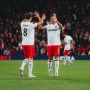 Main Penuh, Mees Hilgers Gemilang saat FC Twente Imbangi Manchester United