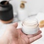 5 Rekomendasi Moisturizer untuk Usia 50 Tahun ke Atas: Wajah Jadi Lembap dan Awet Muda