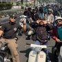 Ratusan Vespa Meriahkan Kota Bandung dalam Acara Scooter Prix Scoot & Toast