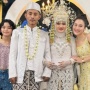 Kayak Mau ke Pantai, Outfit Ayu Ting Ting di Nikahan Asisten Dikritik Tak Pantas