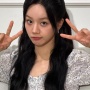 4 Mix and Match OOTD Ngampus ala Lee Hyeri untuk Tampil Trendy Setiap Hari