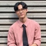 4 Ide OOTD Smart Casual Yoon Ji-on, Gaya Ideal untuk Ngantor dan Kuliah