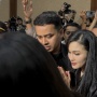 Bertemu Suami, Begini Penampakan Sandra Dewi saat Hadiri Sidang Harvey Moeis