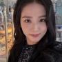 4 Ide OOTD Hangout Simpel ala Jisoo BLACKPINK