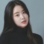 4 Ide Mix and Match Knitwear ala Song Ji-eun, Tetap Cozy dan Fashionable!