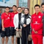 7 Potret Fitri Carlina Bertemu Pemain Timnas di China, Nyanyikan Chant Buat Pratama Arhan Sampai Dibikin Salting