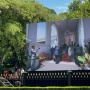 Tunggu Kehadiran Presiden Baru, Jokowi dan Iriana Tonton Prabowo dari Layar Lebar Istana Merdeka