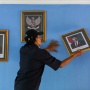 Hanya Sediakan Potret Prabowo, Penjual Poster Tak Punya Foto Gibran Rakabuming