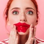 5 Rekomendasi Lip Mask dengan Kandungan Vitamin C untuk Mencerahkan Bibir