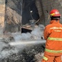 Viral Dipuji Palugada usai Turun Tangan Tambal Jalan Berlubang, Berapa Gaji Damkar?