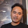 Totalitas Tanpa Ampun! Marthino Lio Tabrak Mobil Beneran di Film Horor Terbaru