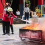 Aksi Para Relawan Padamkan Api di Redkar Competition