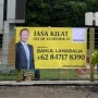 Viral Spanduk Jasa Kilat Gelar Akademik UI: Tawarkan Testimoni Bahlil, Publik Ketar-ketir