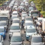 Lalu Lintas Padat saat Libur Sekolah? Begini Cara Menghemat Bensin saat Macet