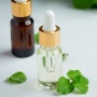 3 Rekomendasi Serum yang Mengandung Tea Tree, Ampuh Hempaskan Jerawat