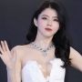 Han So-hee Tampil Memukau dengan Gaun Putih yang Elegan di Acara Boucheron