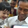 Momen Jokowi Ngevlog saat Ajak Jan Ethes dan La Lembah Jalan-jalan Naik MRT