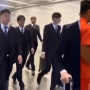 Timnas Jepang Pakai Setelan Jas Saat Tiba di Jakarta, Legging Merah Timnas Indonesia Jadi Olok-olokan: Akamsi Bebas