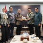 Taspen Serahkan Pensiunan ke Mantan Menteri Kabinet Indonesia Maju