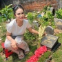 Ziarah ke Makam Ayah Minta Restu Maju Jadi Calon Wali Kota Batu, Outfit Kris Dayanti Dikritik