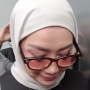 Sambil Menunduk, Reza Artamevia Mohon Doa Usai Dipolisikan Terkait Kasus Penipuan Bisnis Berlian Rp18,5 Miliar