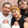 Kini Ikut Andil Rawat Adik-adiknya, Begini Cara Unik Anak Lepas Rindu ke Mendiang Mpok Alpa