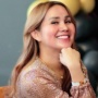 Isa Zega Ngaku Masih di Tanah Suci, Penampakan Gorden Dicurigai Publik: Di Makkah Nggak Ada Model Gitu